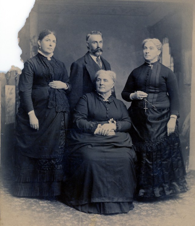 Elvira, Charles, Eliza and sitting Cynthia Maria Coleman