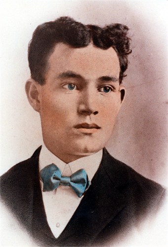 Marion Harland Miner - Age 20 about 1902