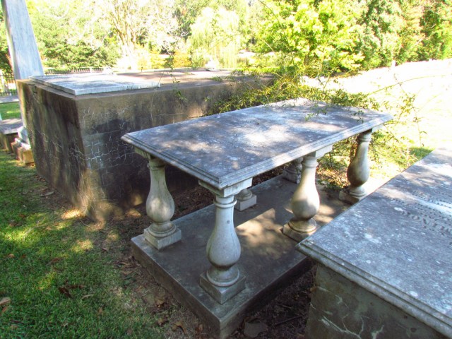 Yellow Duchess Grave